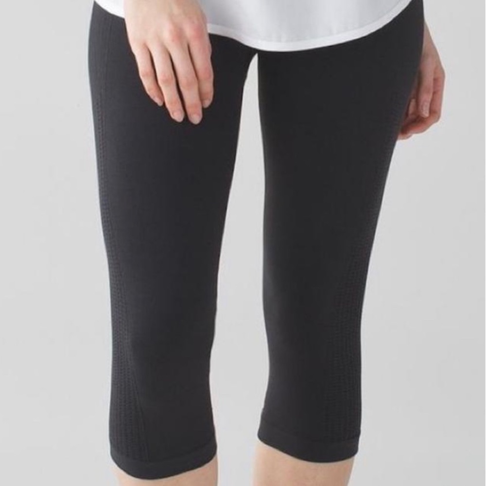 Lululemon Flow & Go Compression Crop - Picture 3 of 6